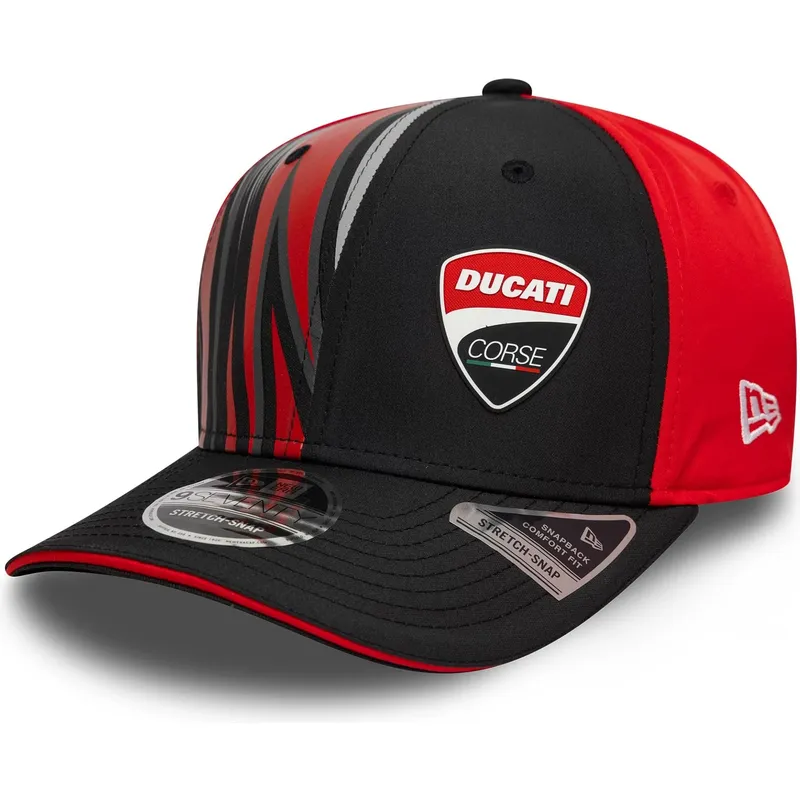 svart-och-rod-kurvad-keps-snapback-9seventy-stretch-snap-print-fran-ducati-motor-motogp-av-new-era