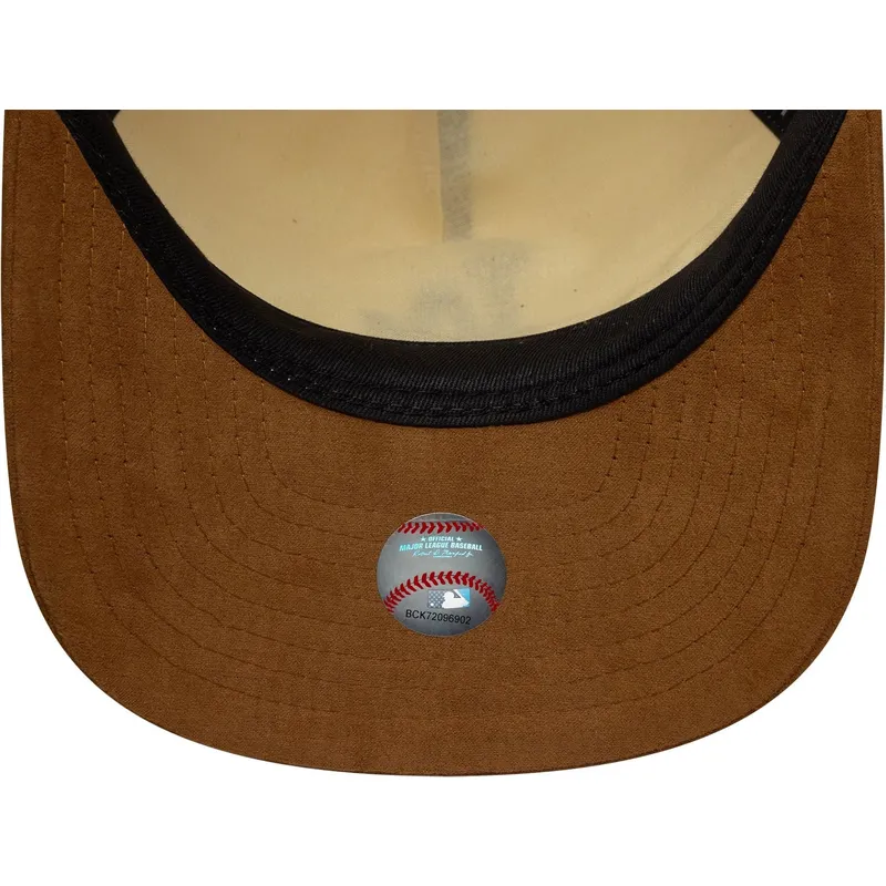 gorra-curva-beige-y-marron-ajustable-9fifty-a-frame-suede-visor-de-los-angeles-dodgers-mlb-de-new-era