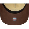 beige-und-braune-verstellbare-curved-cap-9fifty-a-frame-suede-visor-der-new-york-yankees-mlb-von-new-era