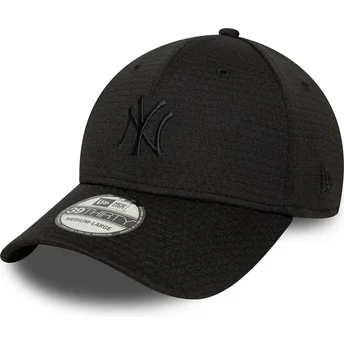 Čepice zaoblená černá přiléhavý 39THIRTY Stretch Mesh New York Yankees MLB New Era