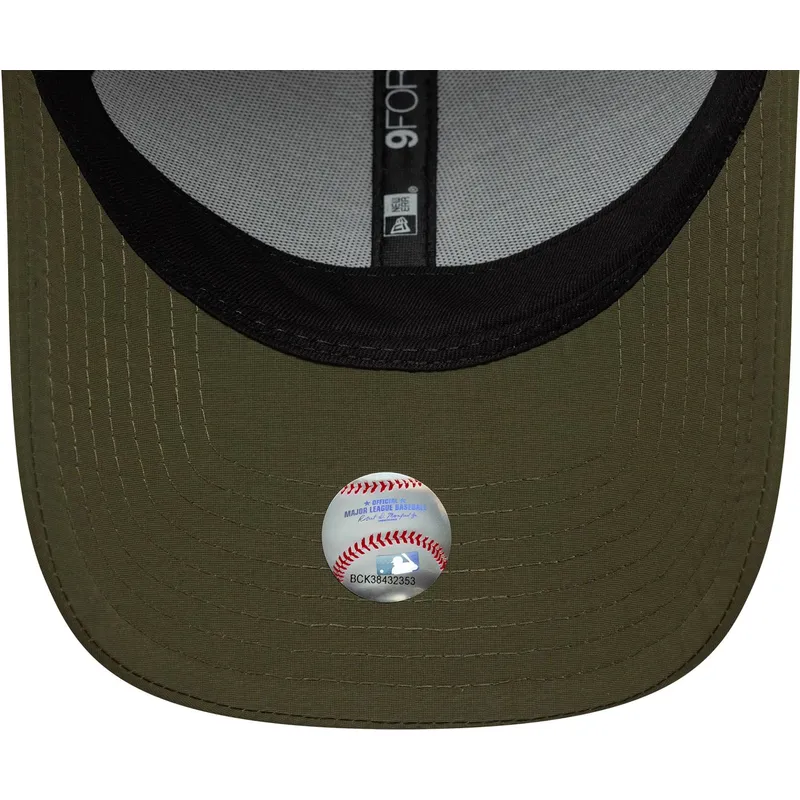 gron-justerbar-kurvad-keps-9forty-recycled-midi-fran-los-angeles-dodgers-mlb-av-new-era