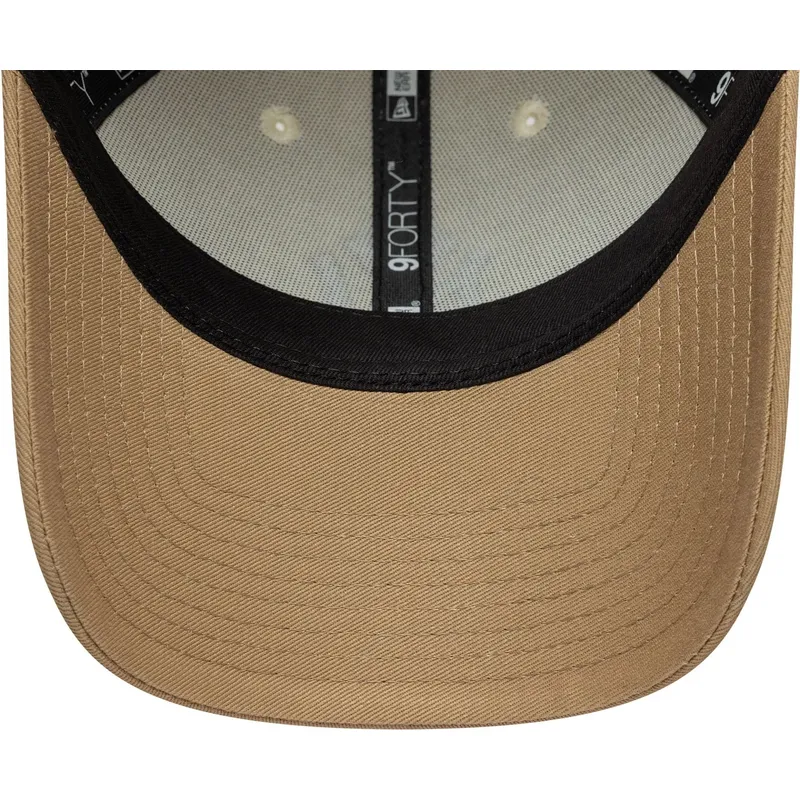 gorra-curva-beige-y-marron-ajustable-con-logo-marron-9forty-colour-block-de-new-york-yankees-mlb-de-new-era
