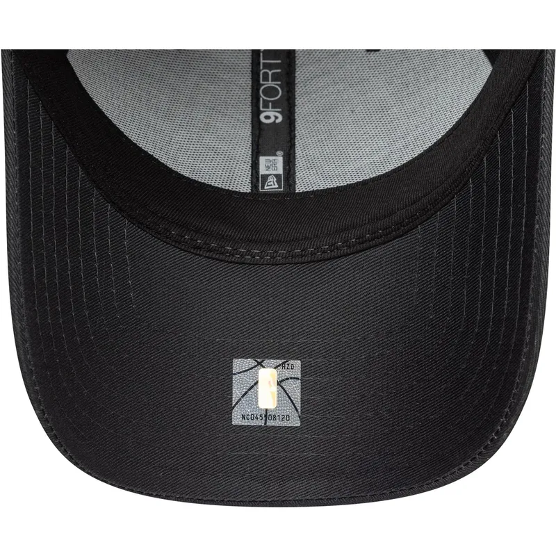 graue-gebogene-snapback-kappe-9forty-metallic-der-chicago-bulls-nba-von-new-era