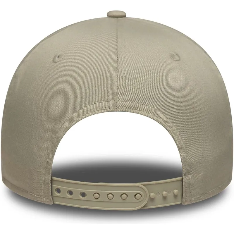 cepice-zaoblena-bezova-snapback-9forty-metallic-los-angeles-lakers-nba-new-era