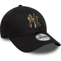 svart-justerbar-kurvad-keps-9forty-camo-infill-fran-new-york-yankees-mlb-av-new-era