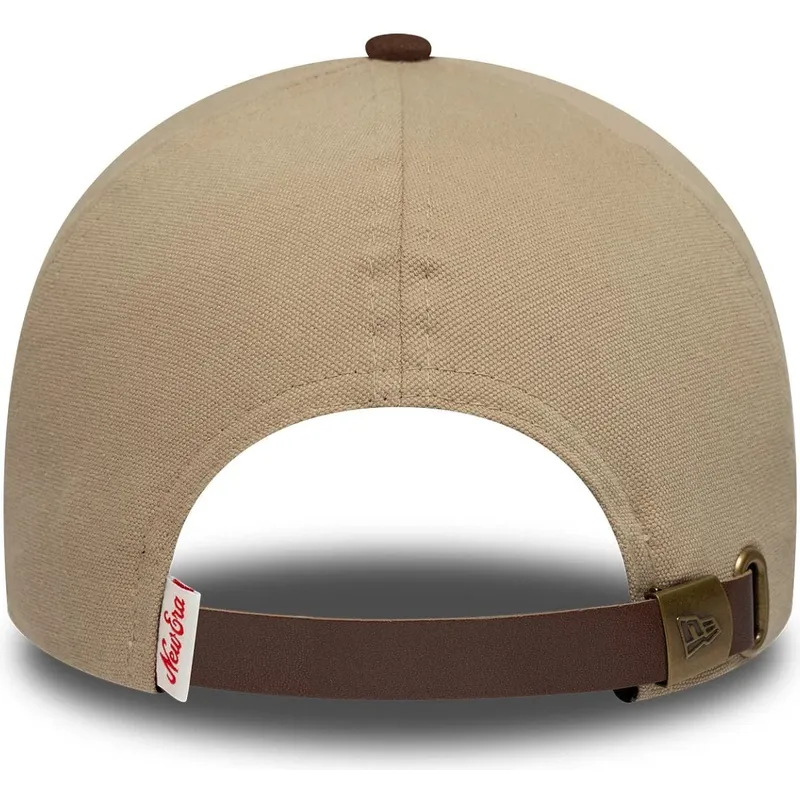 braune-verstellbare-curved-cap-9forty-e-frame-patch-suede-von-new-era