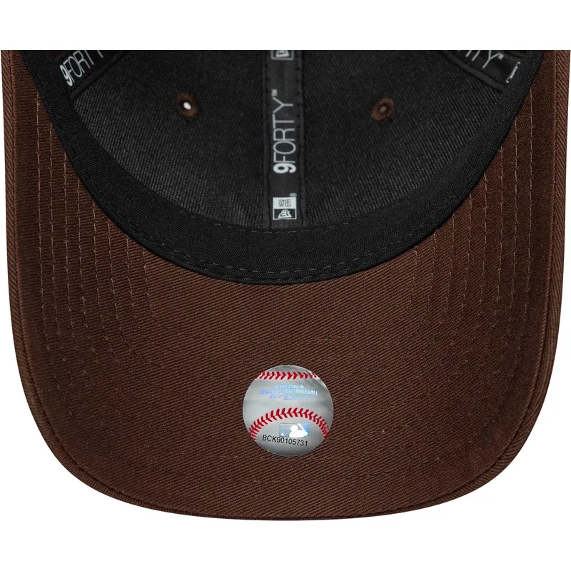 cepice-zaoblena-hneda-snapback-9forty-m-crown-new-york-yankees-mlb-new-era cepice-zaoblena-hneda-snapback-9forty-m-crown-new-york-yankees-mlb-new-era