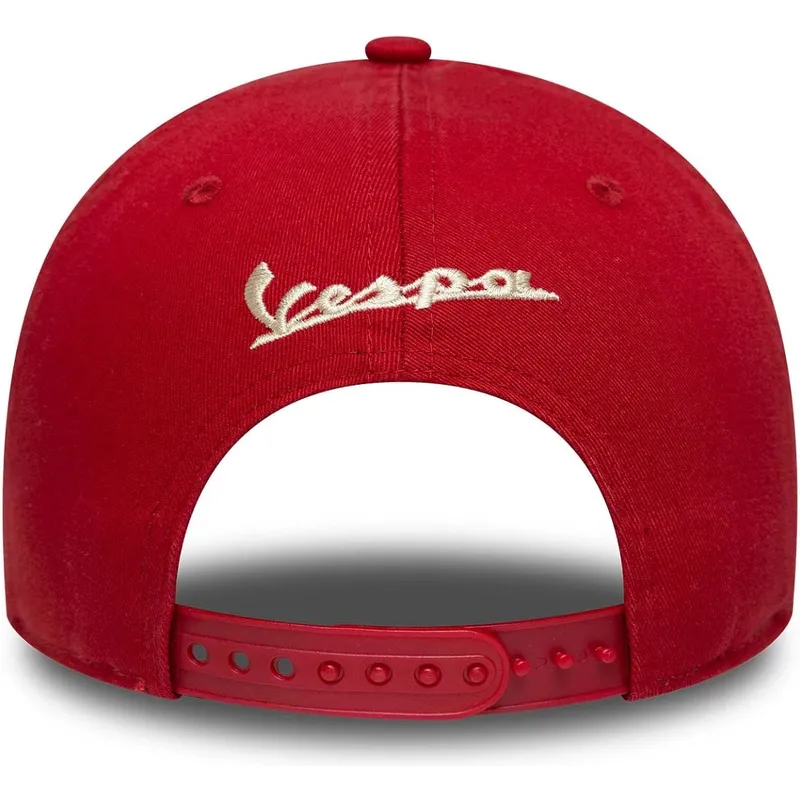 cepice-zaoblena-cervena-snapback-9forty-m-crown-80th-year-vespa-piaggio-new-era