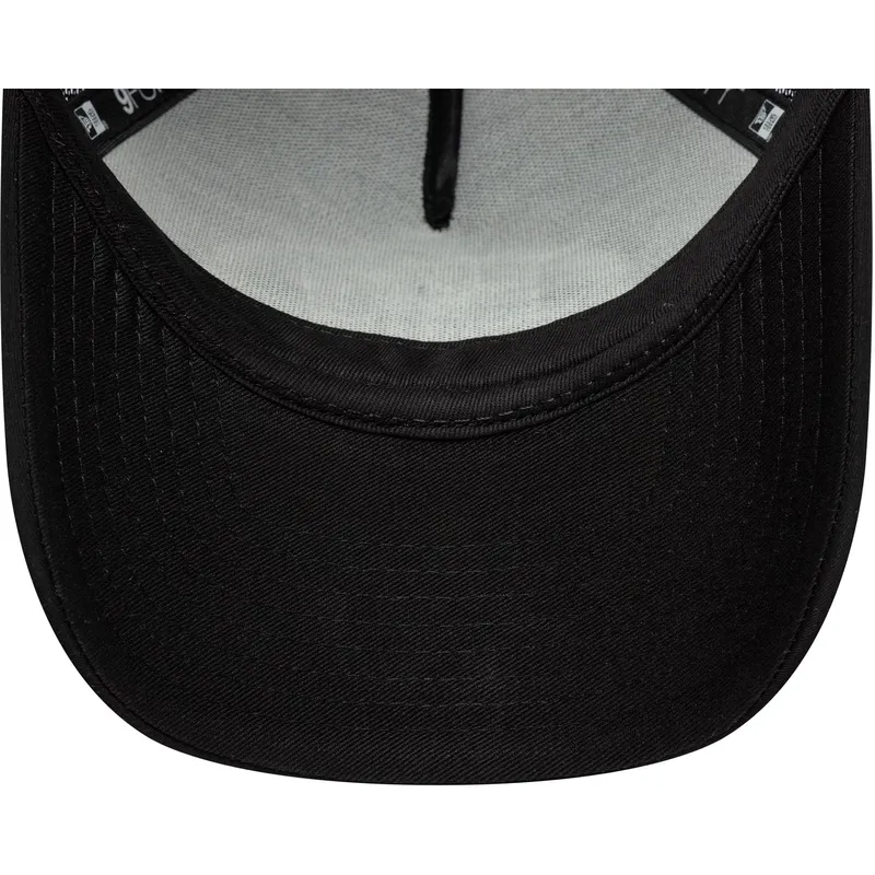 cap-zaoblena-black-snapback-9forty-m-crown-new-era