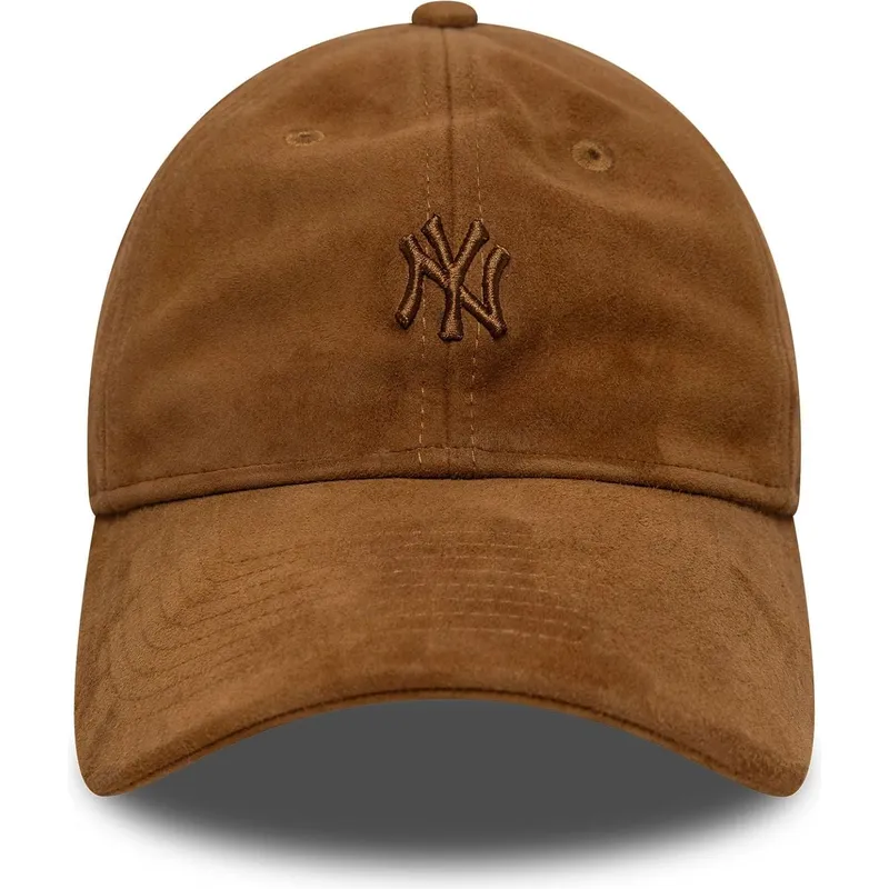 braune-verstellbare-curved-cap-mit-braunem-logo-9twenty-suede-der-new-york-yankees-mlb-von-new-era