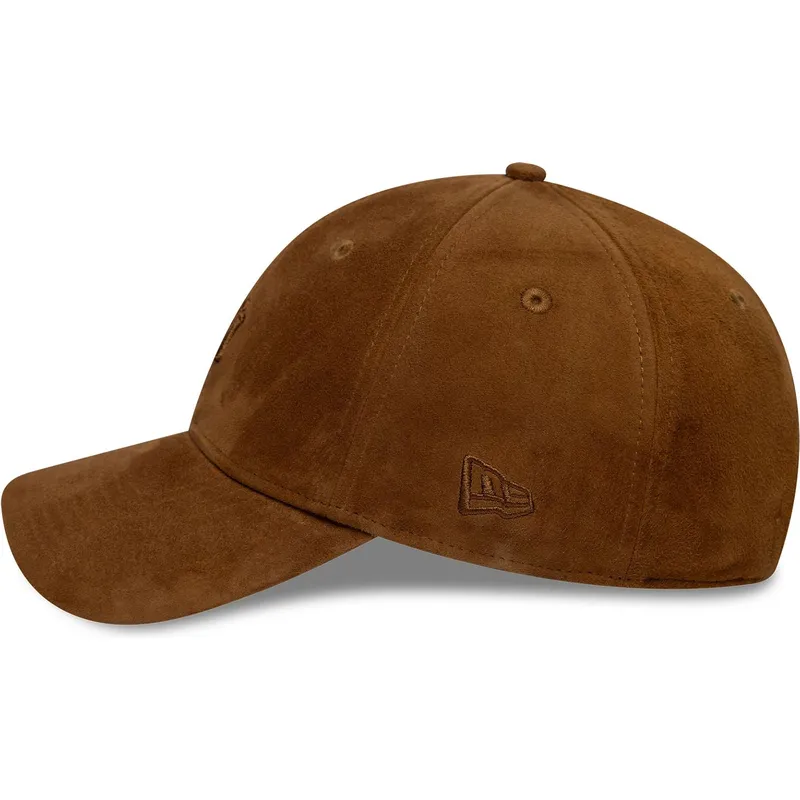 cepice-zaoblena-hneda-nastavitelny-9twenty-suede-new-york-yankees-mlb-new-era cepice-zaoblena-hneda-nastavitelny-9twenty-suede-new-york-yankees-mlb-new-era