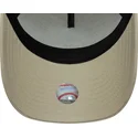 cepice-zaoblena-bezova-snapback-a-frame-league-essential-new-york-yankees-mlb-new-era