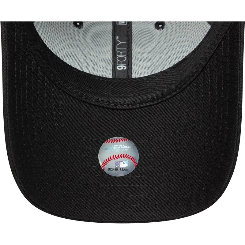 cap-zaoblena-black-adjustable-strap-9forty-animal-infill-new-york-yankees-mlb-new-era