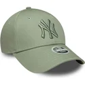 new-era-curved-brim-women-green-logo-9forty-league-essential-new-york-yankees-mlb-light-green-adjustable-cap