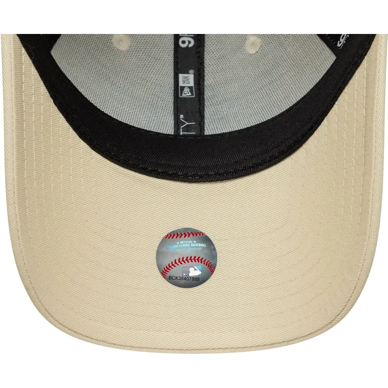 cepice-zaoblena-bezova-nastavitelny-9forty-metallic-new-york-yankees-mlb-new-era