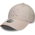 cap-zaoblena-pink-adjustable-strap-9forty-metallic-new-york-yankees-mlb-new-era