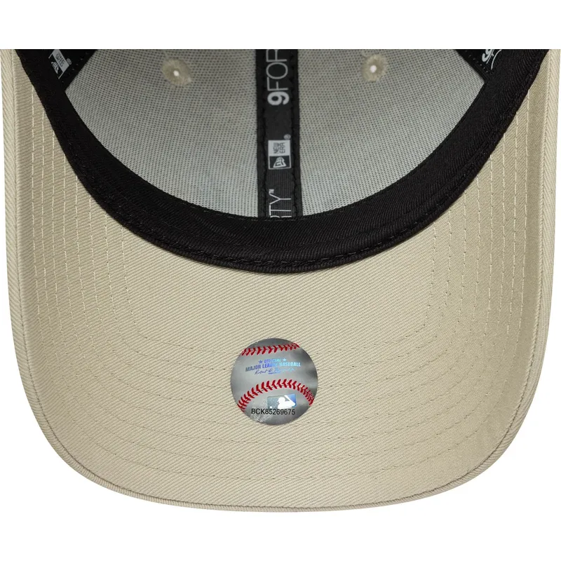 cepice-zaoblena-bezova-nastavitelny-9forty-floral-icon-new-york-yankees-mlb-new-era