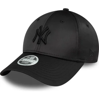 Čepice zaoblená černá snapback 9FORTY Satin New York Yankees MLB New Era