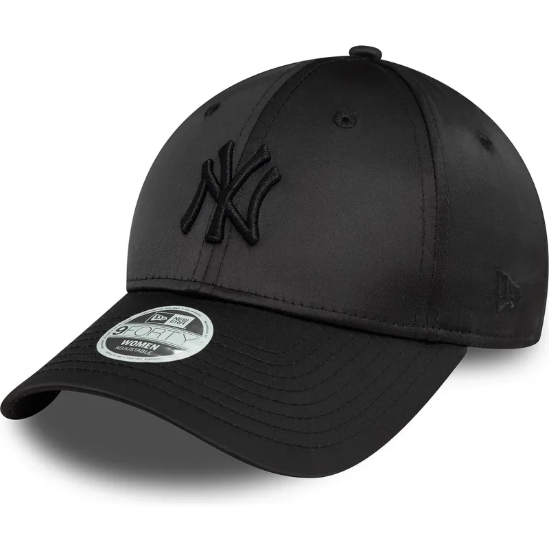 svart-bojd-snapback-keps-med-svart-logotyp-for-dam-9forty-satin-fran-new-york-yankees-mlb-av-new-era