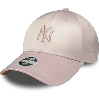 Gorra curva rosa ajustable con logo rosa para mujer 9FORTY Satin de New York Yankees MLB de New Era