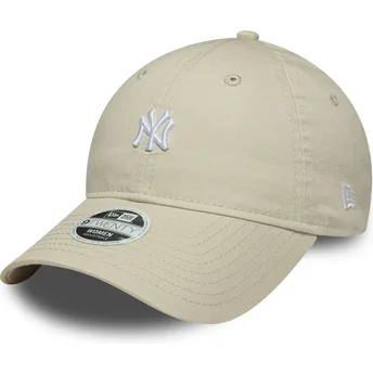 Beige gebogene verstellbare Damenkappe 9TWENTY Washed Mini der New York Yankees MLB von New Era