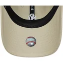 gorra-curva-beige-ajustable-para-mujer-9twenty-washed-mini-de-new-york-yankees-mlb-de-new-era