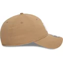 cap-zaoblena-brown-adjustable-strap-claro-9twenty-league-essential-new-york-yankees-mlb-new-era