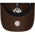 cap-zaoblena-brown-adjustable-strap-9twenty-league-essential-new-york-yankees-mlb-new-era