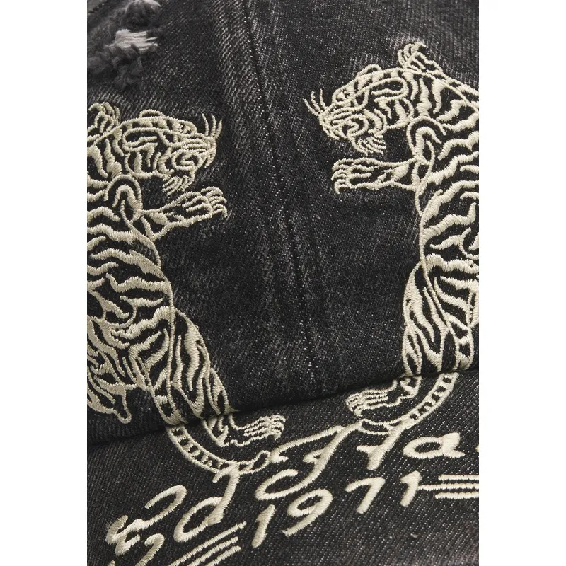 cepice-zaoblena-cerna-nastavitelny-desert-tiger-ed-hardy