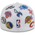weisse-enganliegende-59fifty-all-over-flat-cap-von-nba-von-new-era