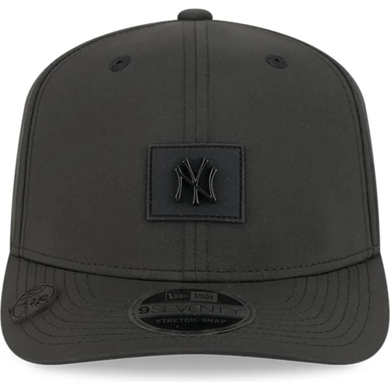 cepice-zaoblena-cerna-snapback-9seventy-stretch-snap-clubhouse-new-york-yankees-mlb-new-era