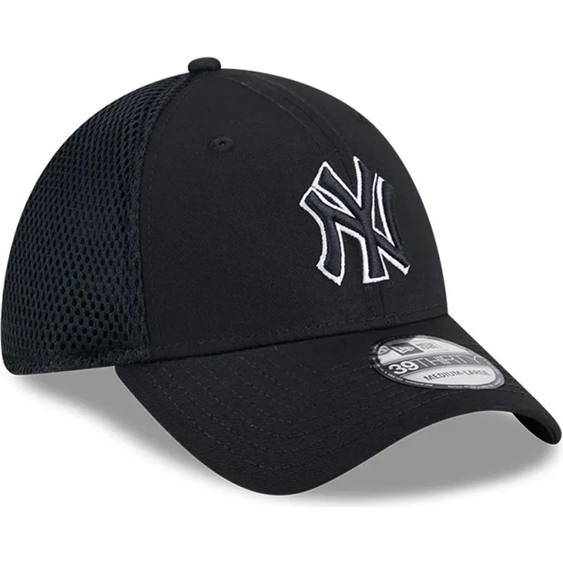 svart-justerad-truckerkeps-med-svart-logotyp-39thirty-evergreen-neo-fran-new-york-yankees-mlb-av-new-era