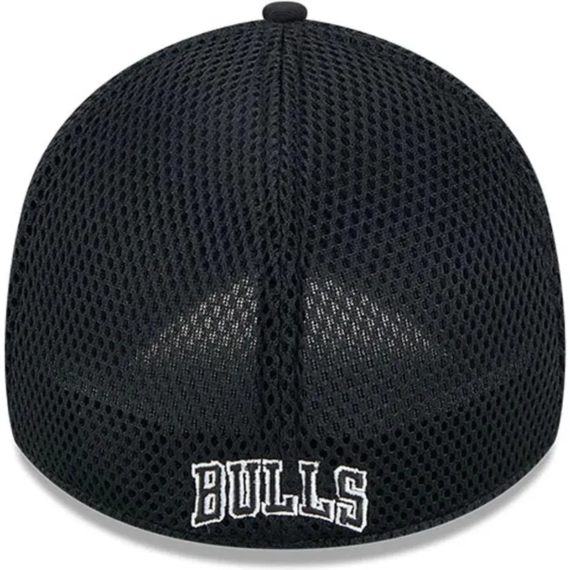 cepice-zaoblena-zadne-zvire-cerna-prilehavy-39thirty-evergreen-neo-chicago-bulls-nba-new-era