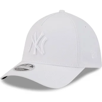 Čepice zaoblená bílá přiléhavá 39THIRTY M-Crown A Frame New York Yankees MLB New Era