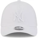 gorra-curva-blanca-ajustada-con-logo-blanco-39thirty-m-crown-a-frame-de-new-york-yankees-mlb-de-new-era
