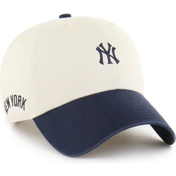 Böjd keps beige och marinblå justerbar Clean Up Base Runner Sure Shot Two Tone New York Yankees MLB av 47 Brand