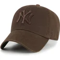 gorra-curva-marron-ajustable-con-logo-marron-clean-up-de-new-york-yankees-mlb-de-47-brand