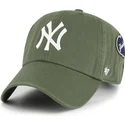 cepice-zaoblena-zelena-nastavitelny-clean-up-badges-new-york-yankees-mlb-47-brand