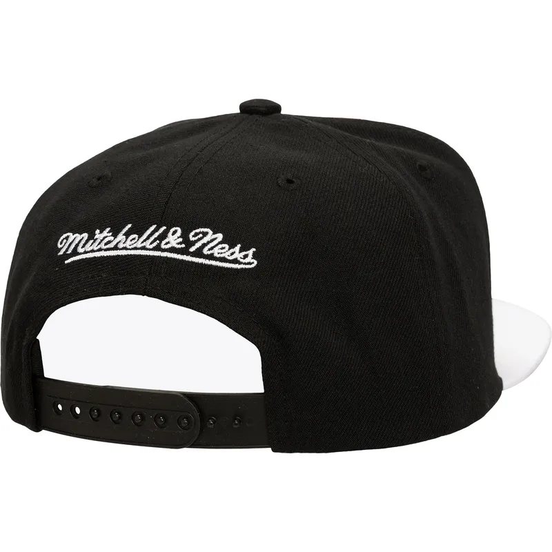 cepice-rovna-bila-snapback-old-cut-chicago-bulls-nba-mitchell-ness