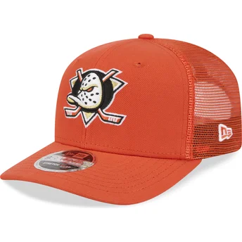 New Era 9SEVENTY Stretch Snap Evergreen Anaheim Ducks NHL Orange Trucker Hat