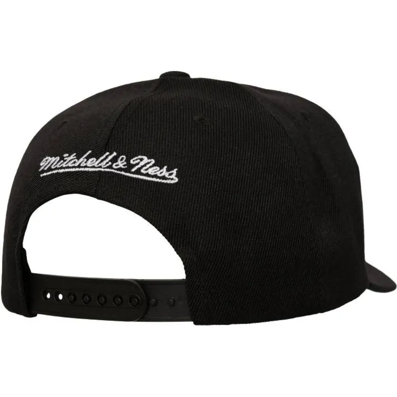 cepice-zaoblena-cerna-snapback-pinned-gold-pro-new-york-knicks-nba-mitchell-ness