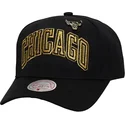 schwarze-gebogene-snapback-kappe-pinned-gold-pro-von-chicago-bulls-nba-von-mitchell-ness