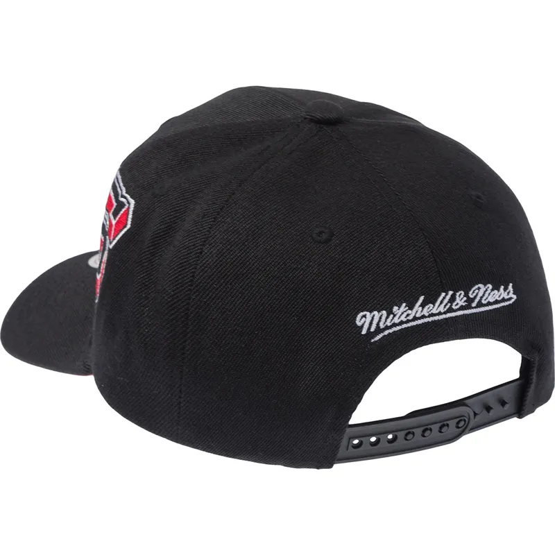 cepice-zaoblena-cerna-snapback-hyper-type-pro-chicago-bulls-nba-mitchell-ness
