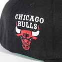 cepice-rovna-cerna-snapback-triple-play-chicago-bulls-nba-mitchell-ness