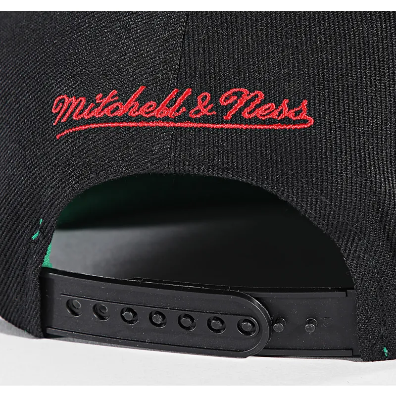 cepice-rovna-cerna-snapback-triple-play-chicago-bulls-nba-mitchell-ness