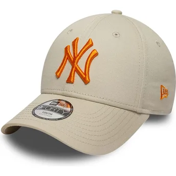 New Era Curved Brim Youth Orange Logo 9FORTY League Essential New York Yankees MLB Beige Adjustable Cap