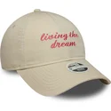 bojd-beige-justerbar-keps-for-dam-9twenty-living-the-dream-slogan-fran-new-era