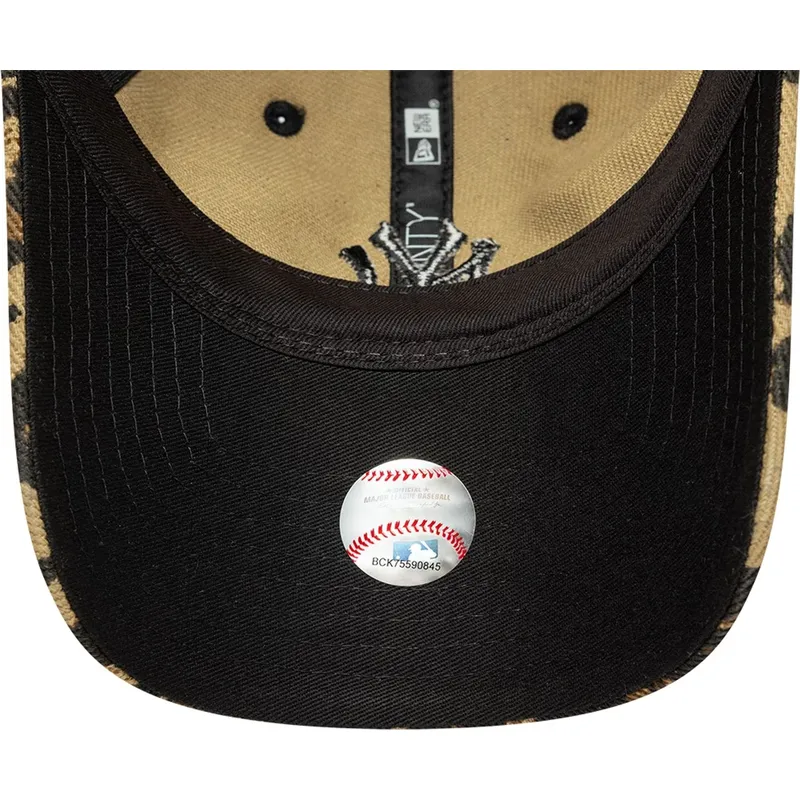 verstellbare-damen-kappe-mit-leopardenmuster-und-schwarzem-logo-9twenty-leopard-der-new-york-yankees-mlb-von-new-era