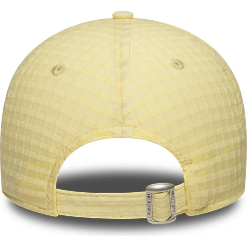 gelbe-verstellbare-curved-cap-mit-gelbem-logo-fur-damen-9twenty-seersucker-der-new-york-yankees-mlb-von-new-era