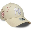 cepice-zaoblena-bezova-nastavitelny-9forty-floral-icon-side-new-york-yankees-mlb-new-era